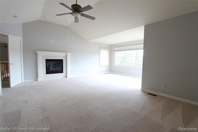 Building Photo - 18547 Clairmont Cir E