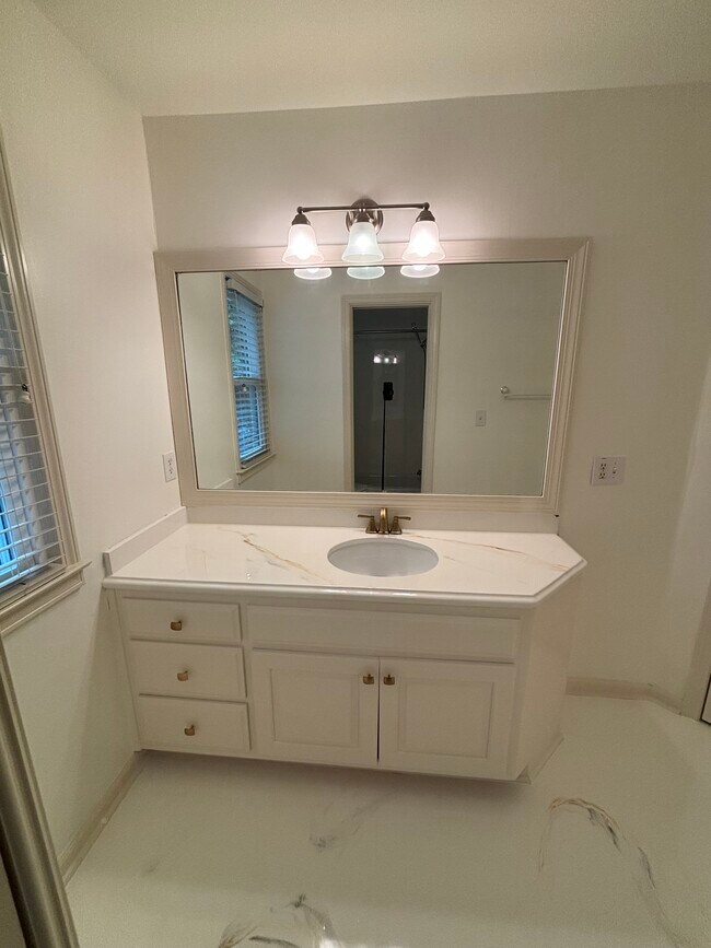 Building Photo - 10615 Honey Brook Cir