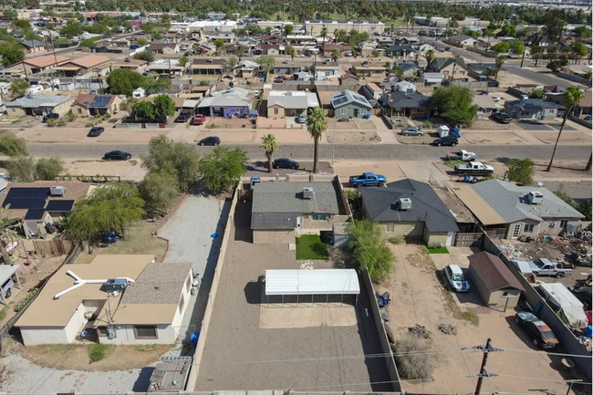 Building Photo - 2Bed/2Bath House at Van Buren St/27th Ave! Move-In Ready on 10/15/2026! – NO HOA! RV GATE!