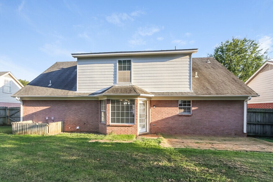 Building Photo - 4404 Shadow Ridge Dr