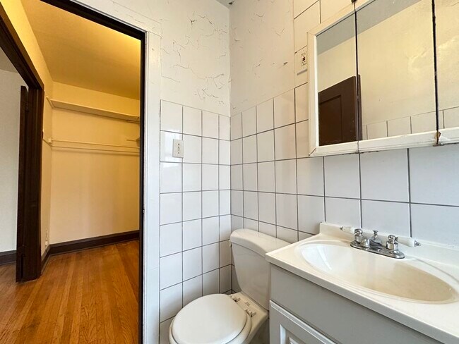 Building Photo - 3306 W Schubert Ave
