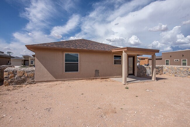 Building Photo - RECENTLY RENOVATED EASTSIDE HOME