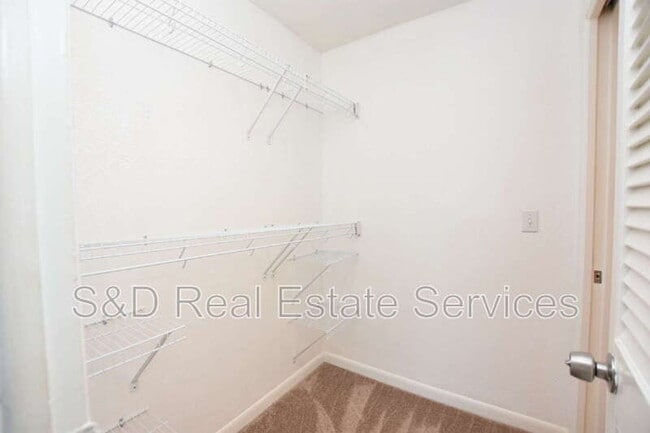 Building Photo - 141 Fernery Rd