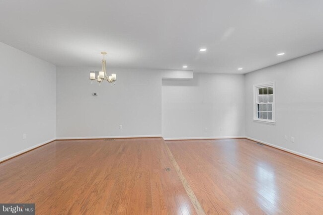 Building Photo - 8589 Raglan Rd