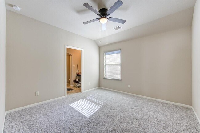 Building Photo - 611 Whitney Oaks Ln