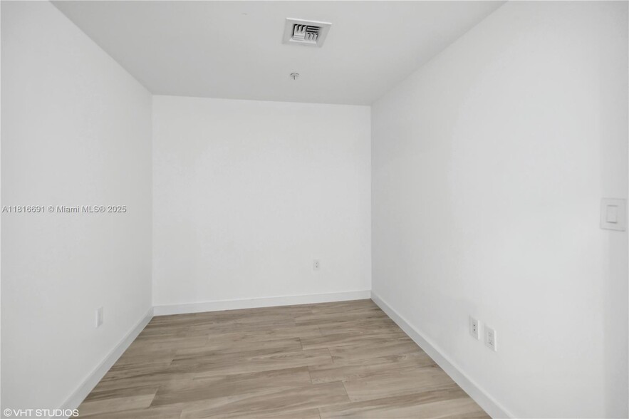 Building Photo - 1300 S Miami Ave