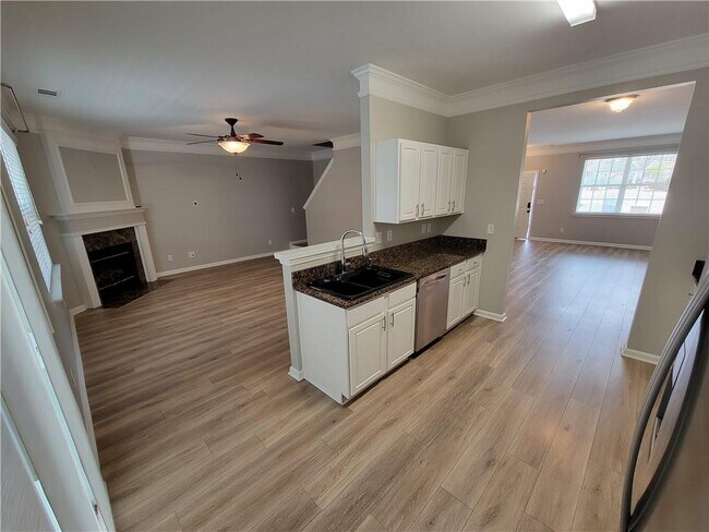 Building Photo - 501 Windstone Trail