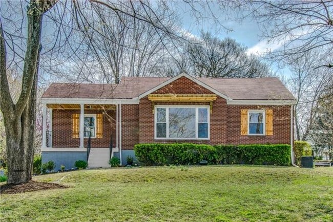 Building Photo - Stunning Renovated 1940s Home in Prime East Nashville Location!