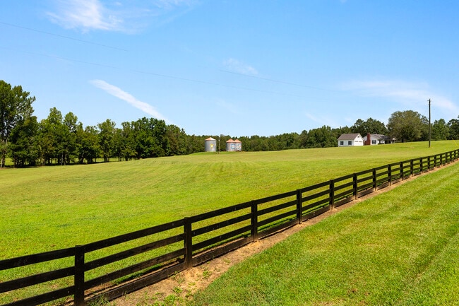 Building Photo - 12575 Hutcheson Ferry Rd