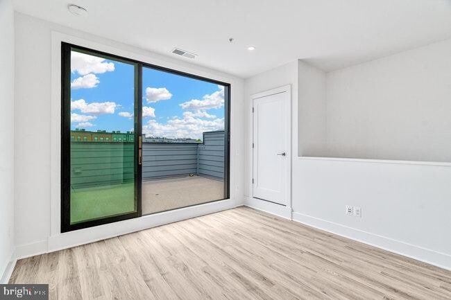 Building Photo - 11236 Bunsen St