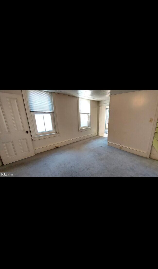 Building Photo - 315 S Hanover St