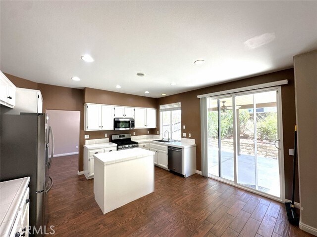Building Photo - 29848 Peacock Mountain Dr