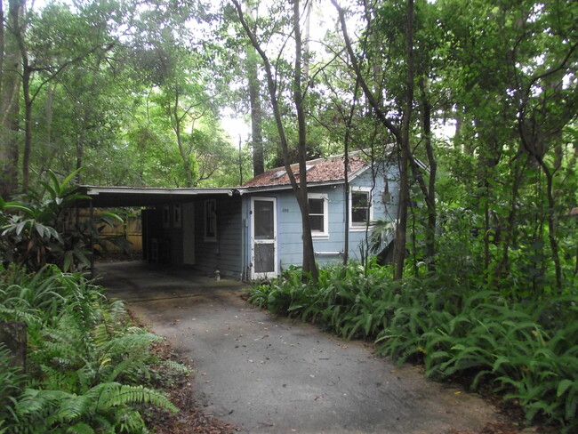 Building Photo - Rustic NW Cottage!