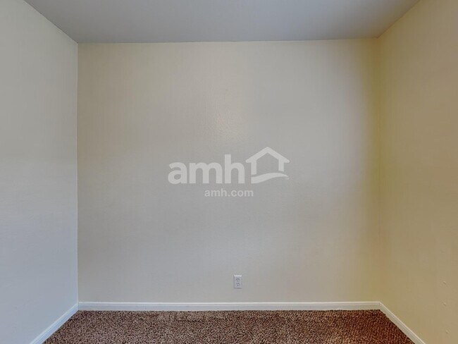 Building Photo - 351 Bailey Loop