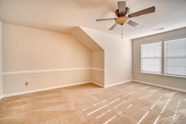 Building Photo - Incredible Home In Gated Community/Simpsonville