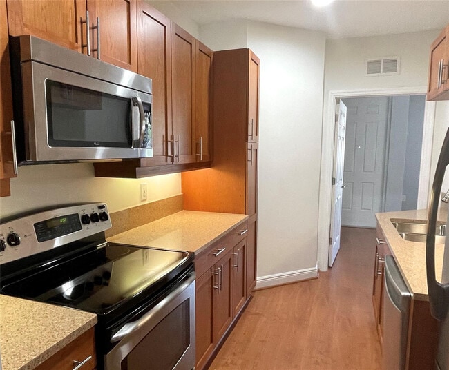 Building Photo - 415 Olssen Ave