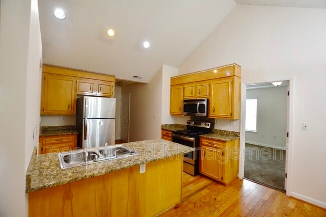Building Photo - 1522 Theresa Dr