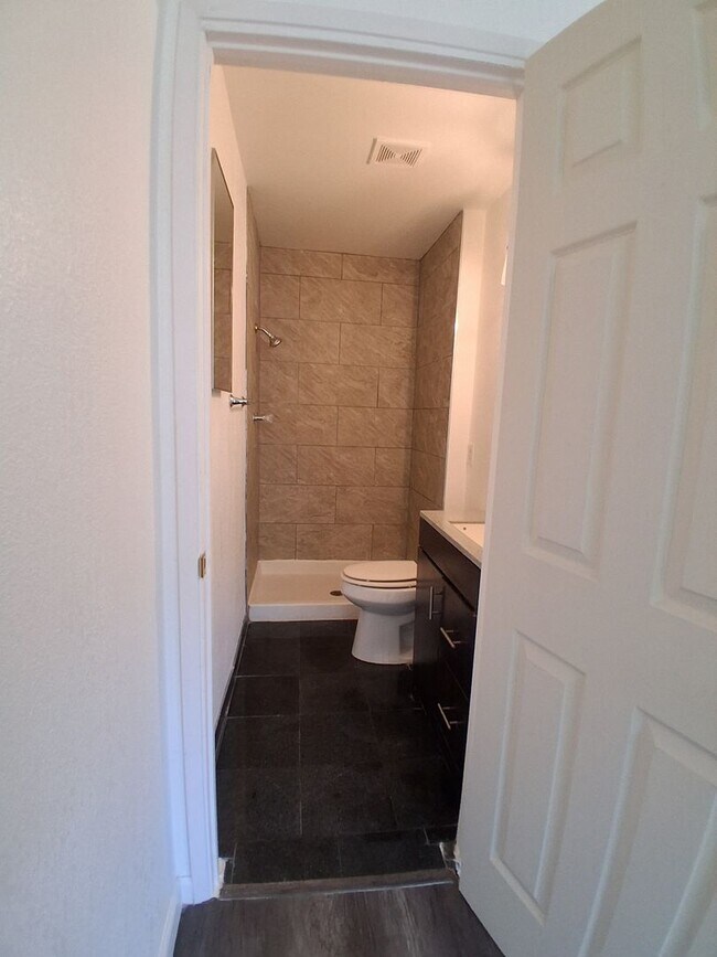 Building Photo - Thistlewood3505/3507