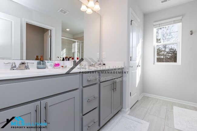 Building Photo - 312 Bedivere Ln