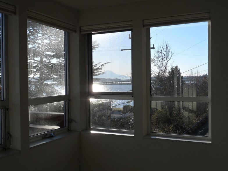 bedroom#2 outlook - 335 Lakeside Ave S