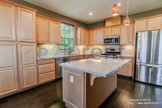 Building Photo - 681 Ringneck Ct