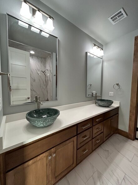 Master Bathroom - 20980 Cortona Dr