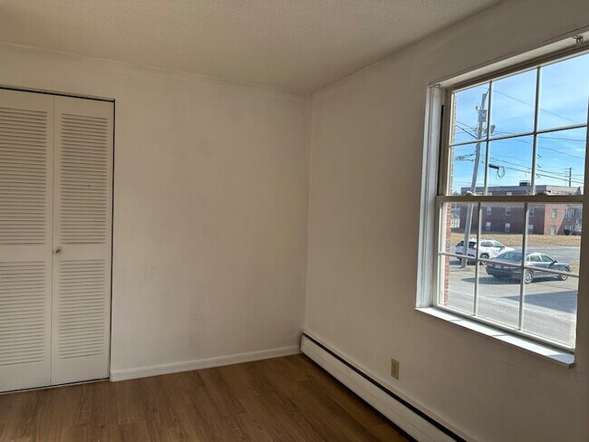 Building Photo - 99 Cluff Crossing Rd