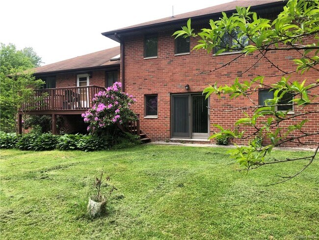 Building Photo - 552 NY-32