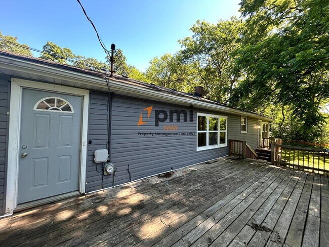 Building Photo - 14725 Bryan St