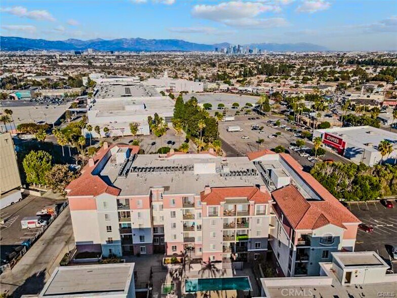 Building Photo - 3750 Santa Rosalia Dr