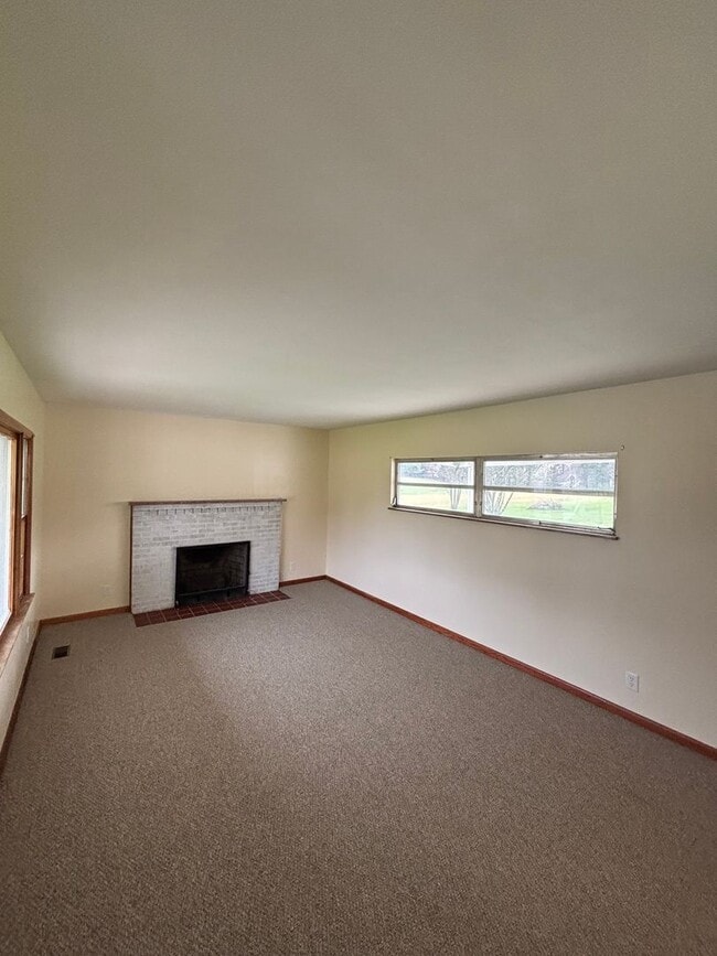 Building Photo - 6617 Brackett Rd