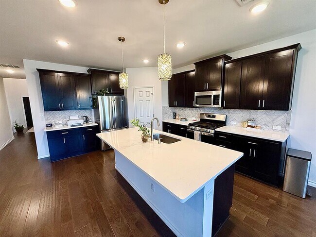 Building Photo - 6601 Folsom Ave