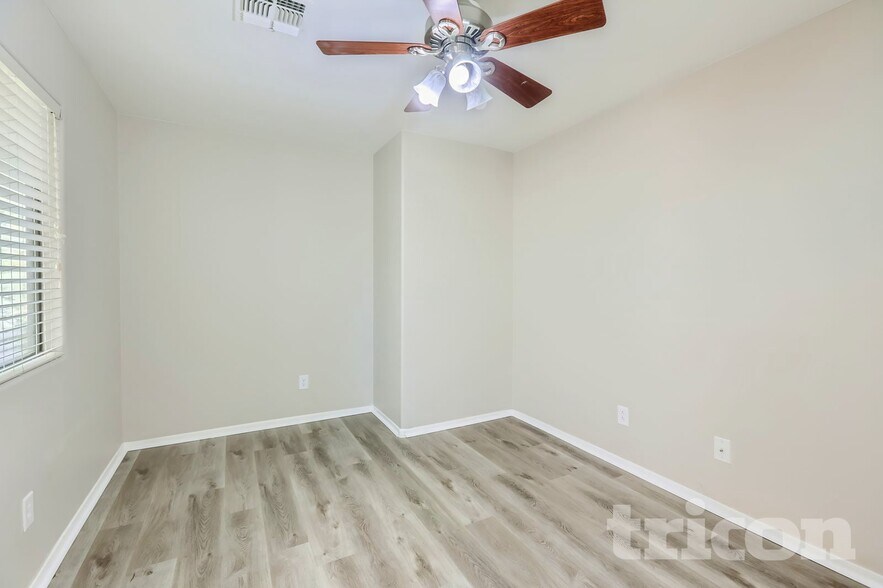 Building Photo - 2244 S 238th Ln