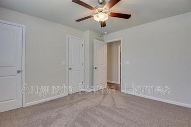 Building Photo - 2506 Otter Run