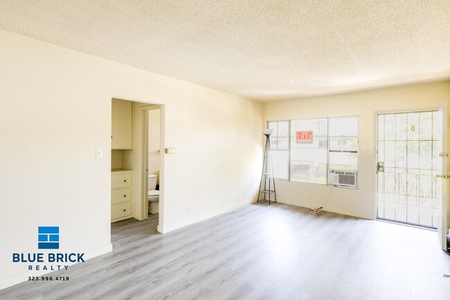 Building Photo - 1055 N El Centro Ave