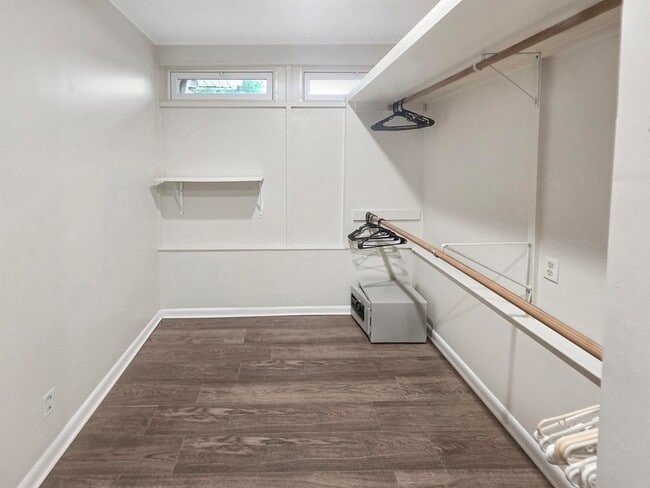 Building Photo - 86 Keer Ave