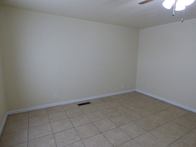 Building Photo - 1311 Edenton Dr
