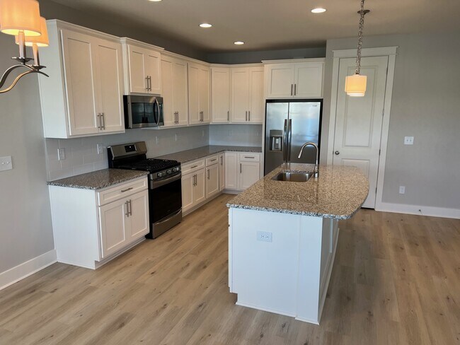 Building Photo - 1096 Harrison Bayou Dr