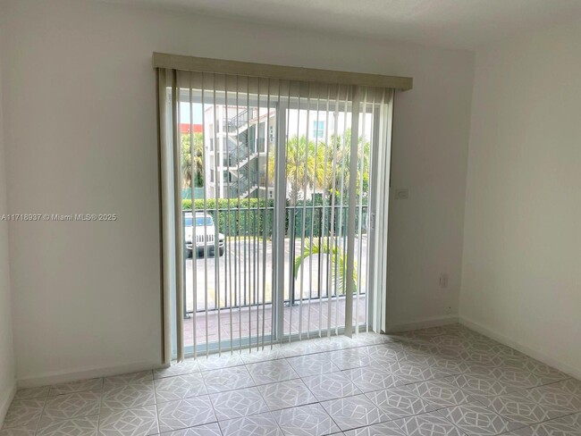 Building Photo - 4275 NW S Tamiami Canal Dr