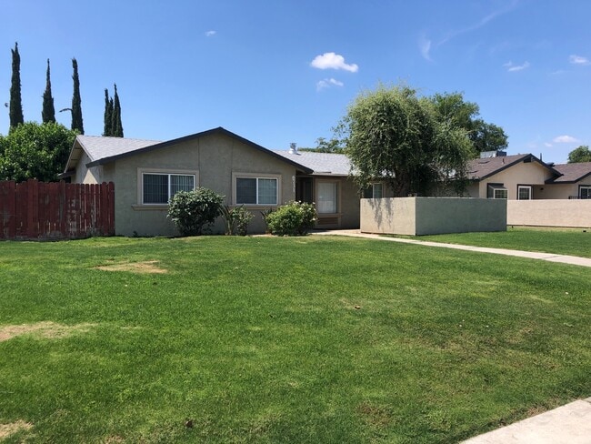 Primary Photo - SOUTHWEST BAKERSFIELD