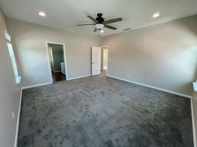 Building Photo - Updated Eagle Harbor Home with Preserve Views