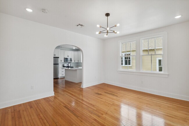 Building Photo - 2700-02 Soniat St