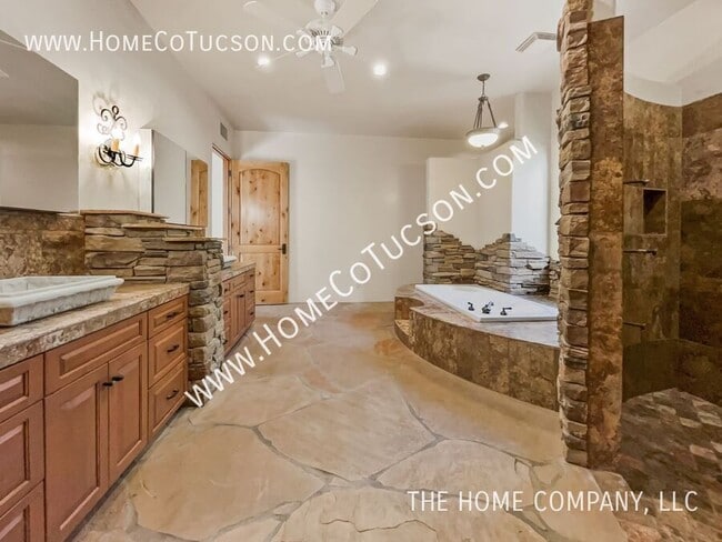 Building Photo - 1621 E Crimson Canyon Pl