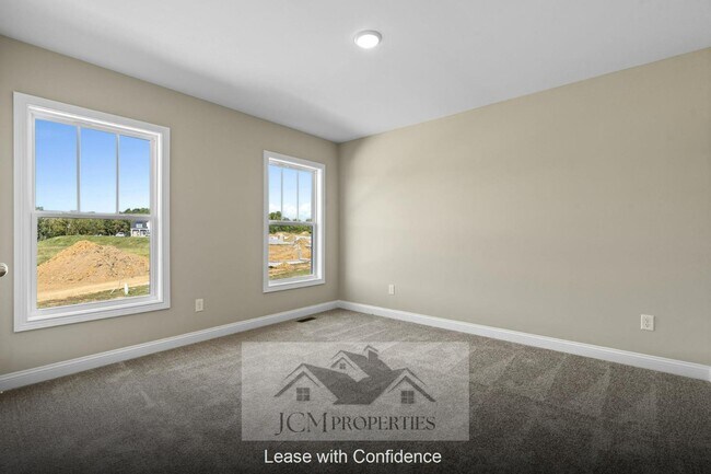 Building Photo - 104 Chickadee Trl