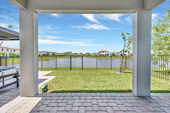 Building Photo - 16608 Cove Rd