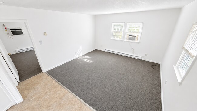 Building Photo - Cedar Hill Cir - Duplex