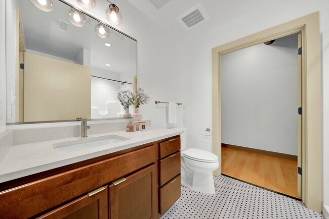 Building Photo - 115 W Galena Blvd
