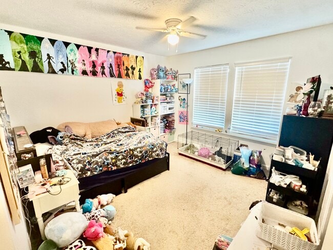 Building Photo - 13238 N Lndg Cir W