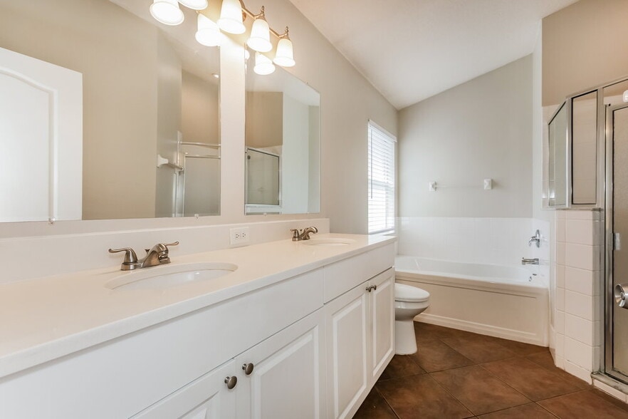 Building Photo - 29611 Birds Eye Dr