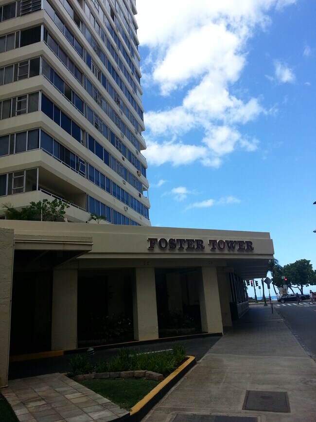 Building Photo - 2500 Kalakaua Ave